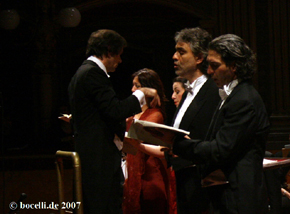 Catania, Teatro Bellini, 4.Mai 2007, photo  www.bocelli.de
