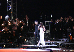 Teatro del Silenzio, Lajatico, 5.7.07 with Sarah Brightman -  copyright www.bocelli.de
